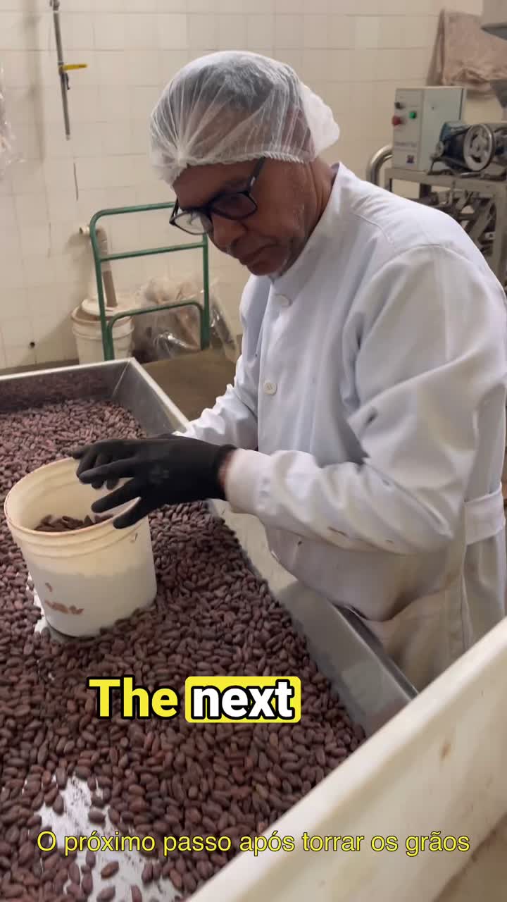 Santos's Winnowing & Cracking — From Roasted Beans to Cacao Nibs